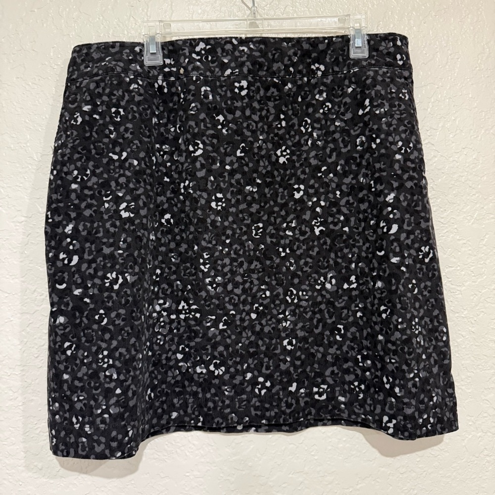 Talbots Corduroy Black and Gray Animal Leopard Print Skirt Size 18WP Casual Work